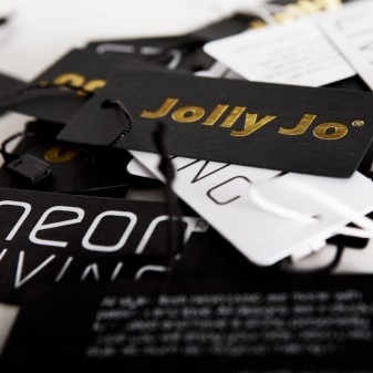 Przywieszki odzieżowe do profesjonalnej produkcji ubrań według Twojego projektu